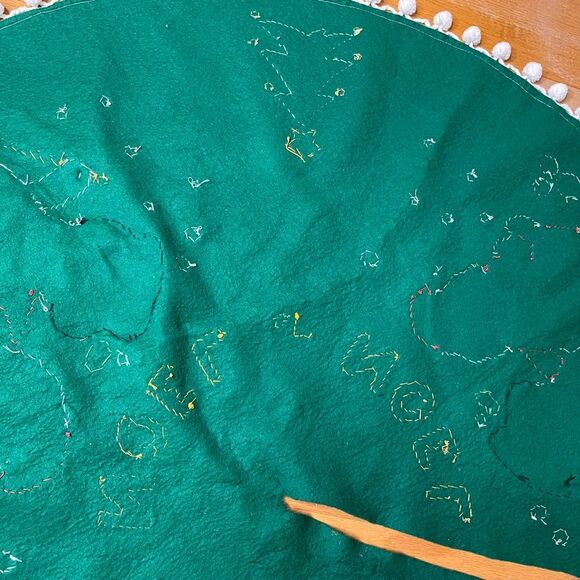 Bucilla Jeweled Christmas Tree Skirt Vintage Noel Handmade Santa Snowman Green - Picture 11 of 13